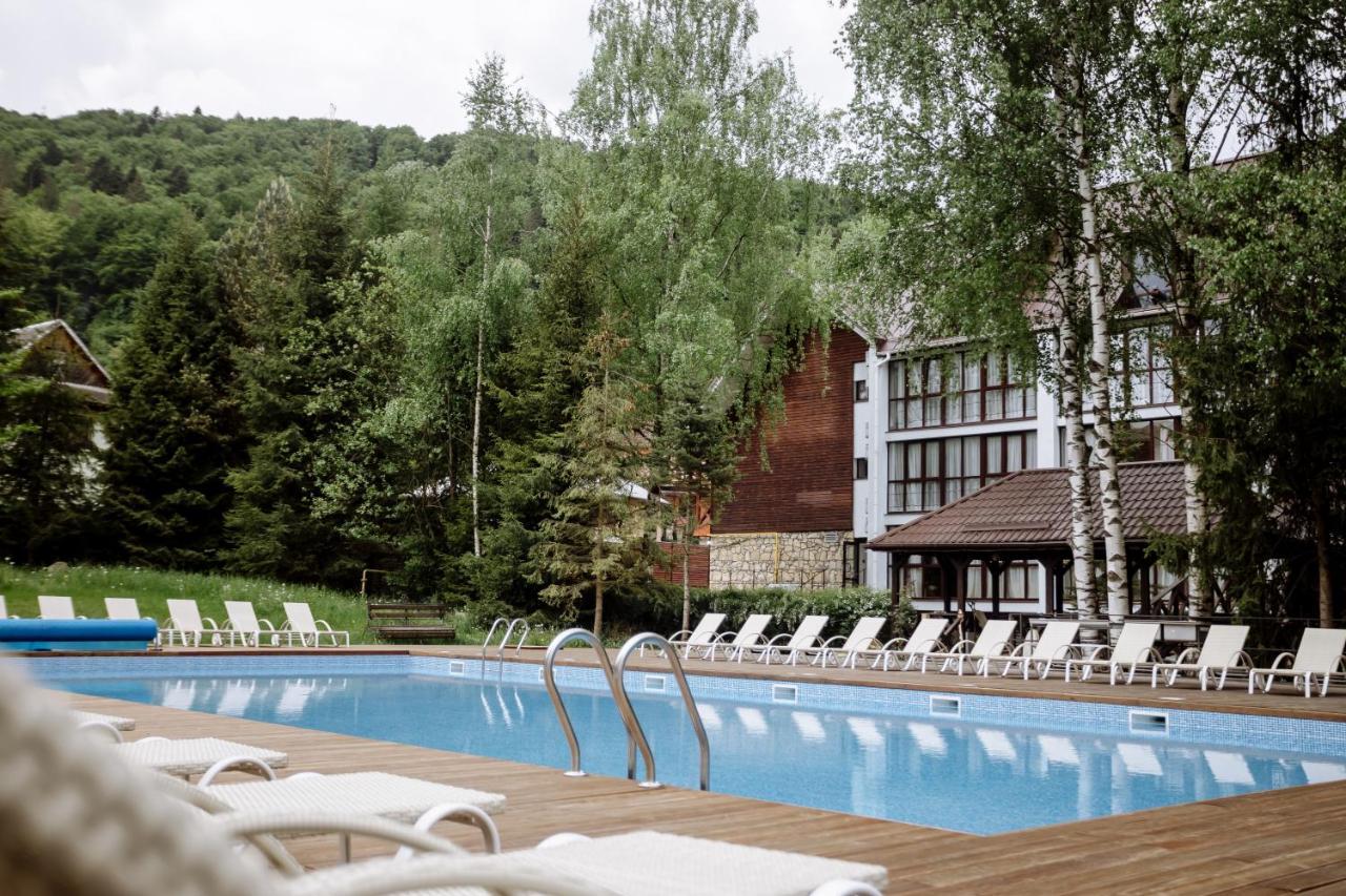 Yaremche Club Hotel エクステリア 写真