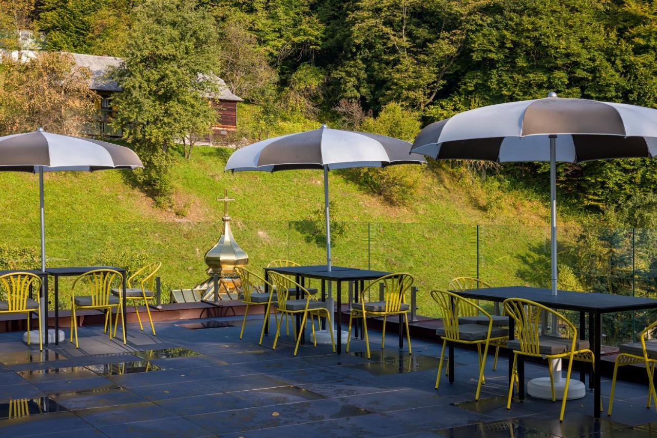 Yaremche Club Hotel エクステリア 写真