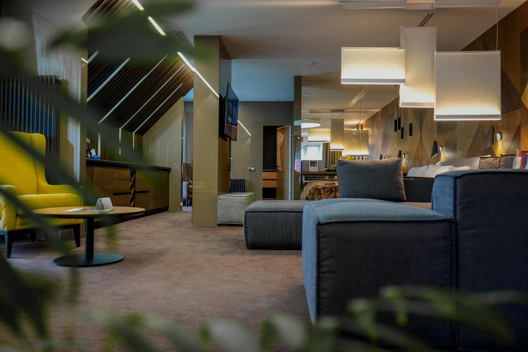 Yaremche Club Hotel エクステリア 写真