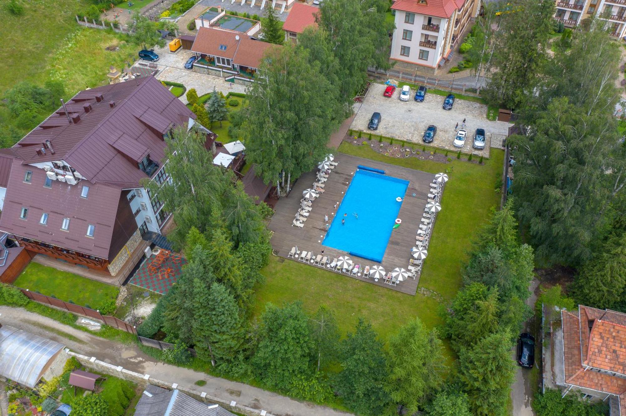 Yaremche Club Hotel エクステリア 写真
