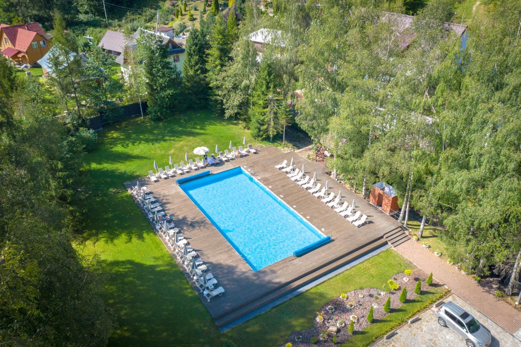 Yaremche Club Hotel エクステリア 写真
