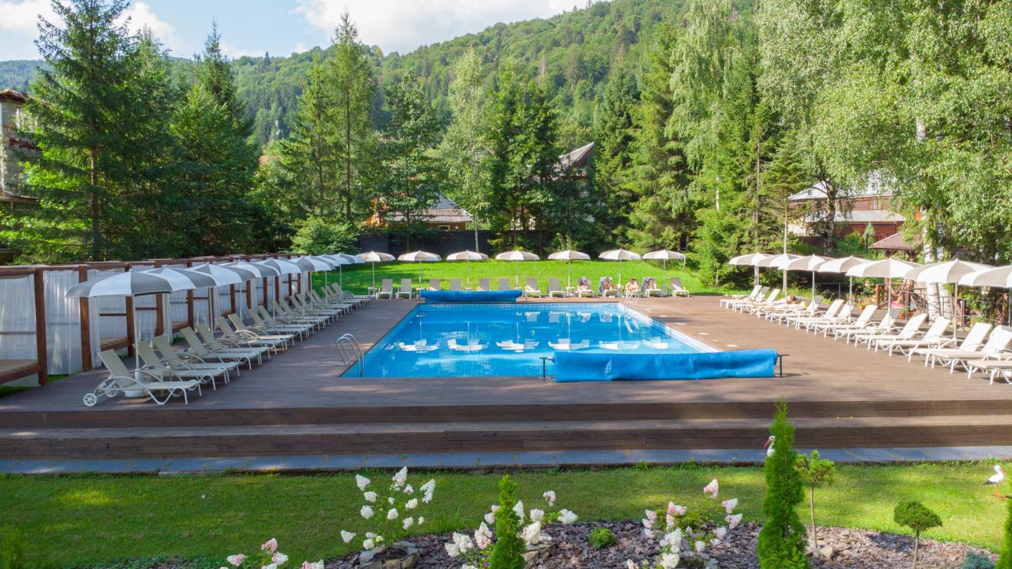 Yaremche Club Hotel エクステリア 写真